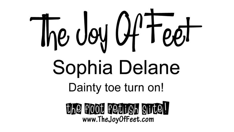Sophia Is Naked Girl With Nice Feet - Sophia Delane