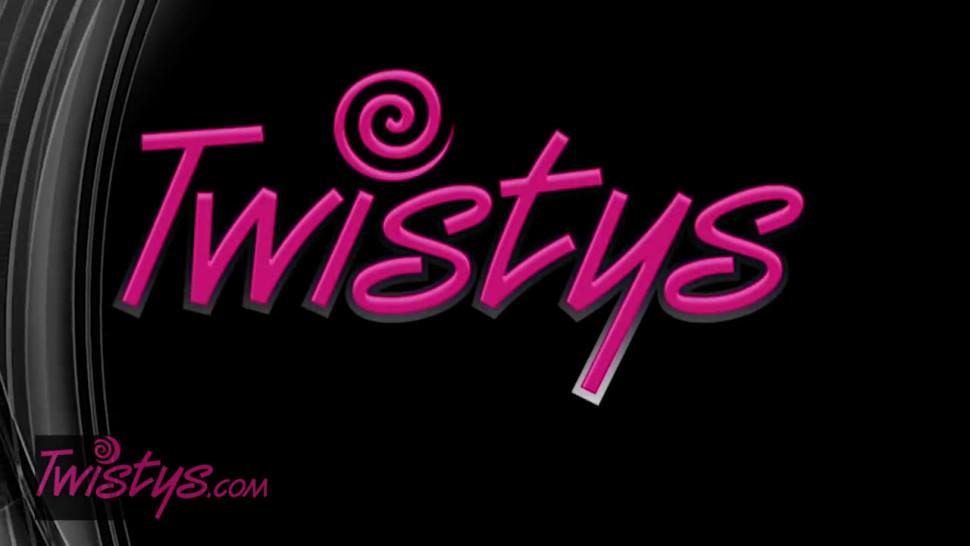 Twistys - Hot girl Couple's Counser turns girls lesbian