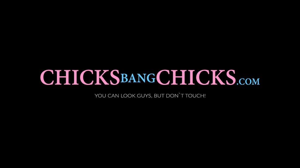 CHICKS BANG CHICKS - Babe gets her pussy and her ass hole filled with huge toy
