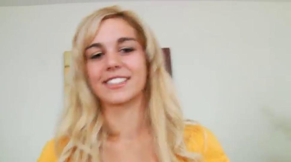 sexy blondie making show for cameraman