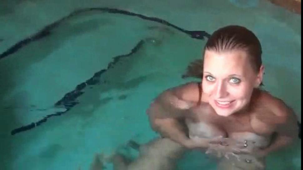 Blonde cutie mouth fucks shaft after a cool swim in the pool