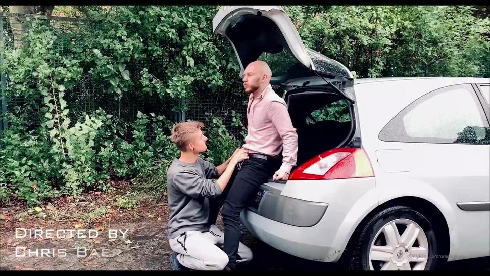 Twink gets a ride from his dad's friend in his car