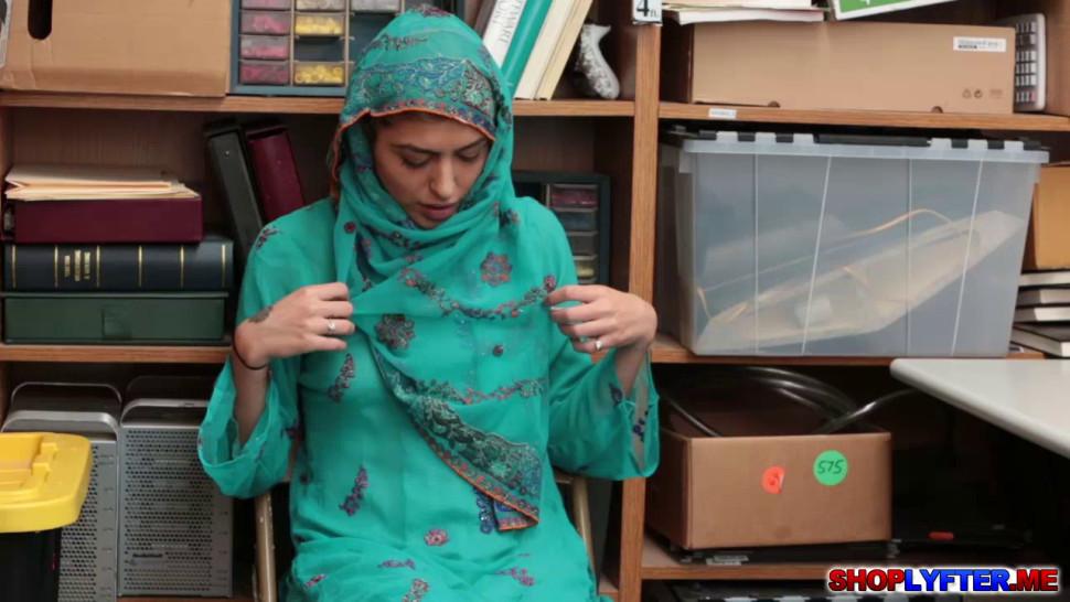 Teen wearing Hijab punished for shoplifting