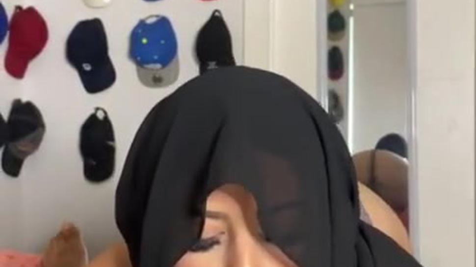Arabic Hijab Blowjob