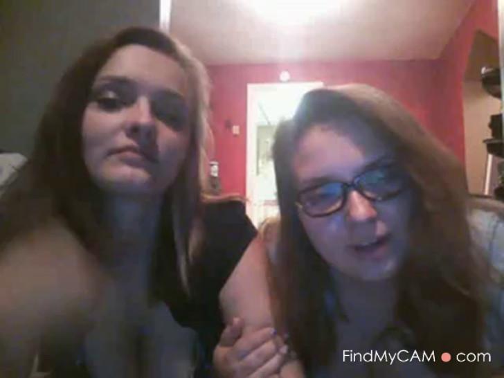 2 nenas en la webcam - video 1