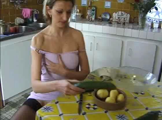 french milf anal in kitchen