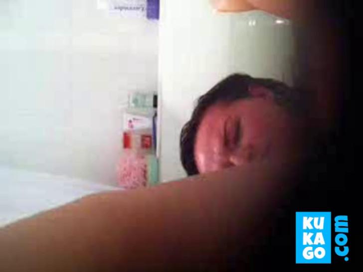 Orgasm of my sister in bath tube Hidden cam