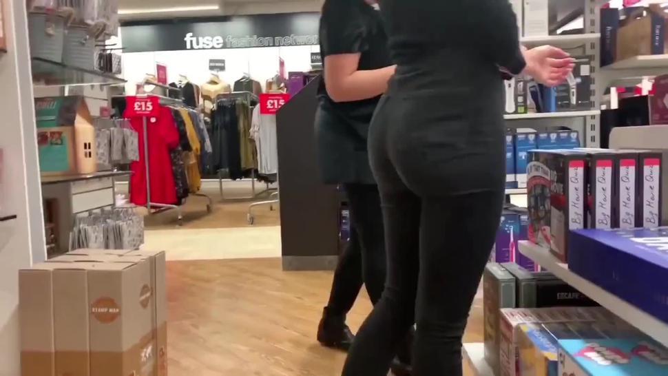 Beautiful Candid Bubble Butt Teen In Tight Jeans