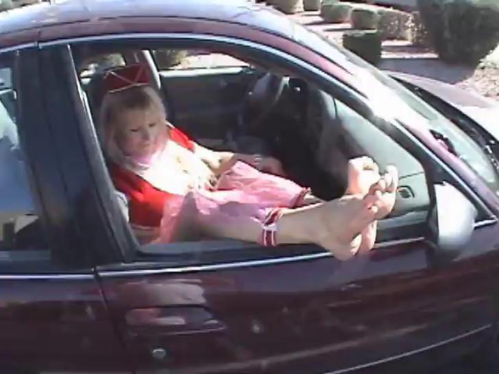 jeanie soft soles out car window foot fetish