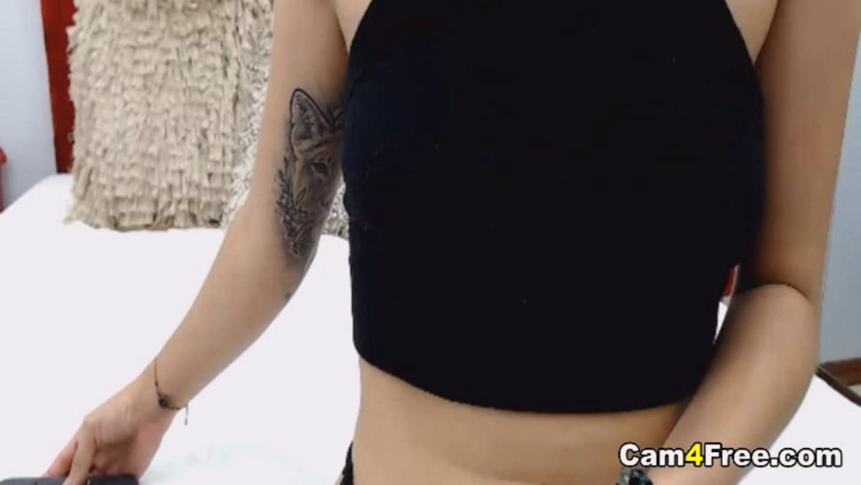 CAM4FREE - Sexy Brunette Fucks Her Honeycomb on Cam