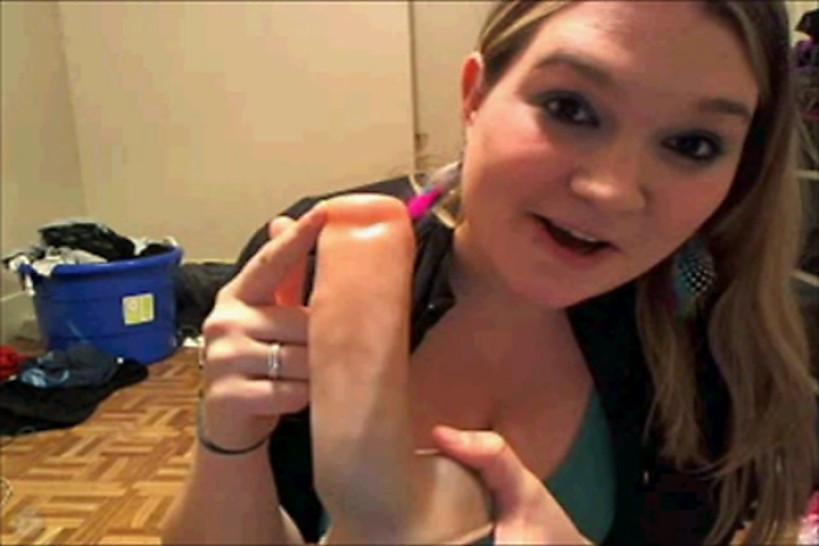 chubby girl plays on webcam 2