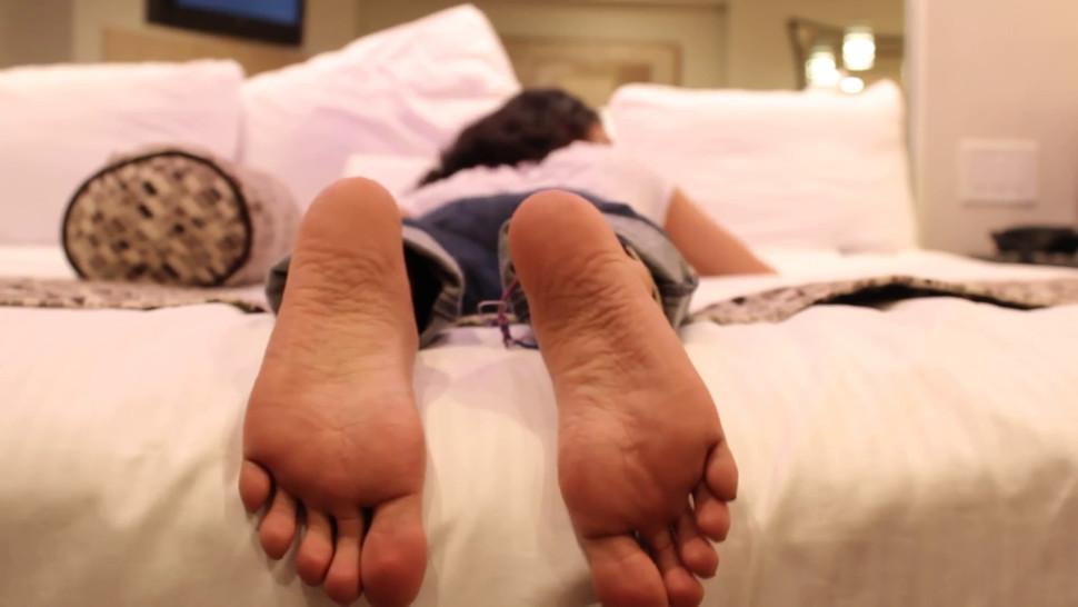 Nia's Candid Stinky Soles - must see Feet - Indian Soles