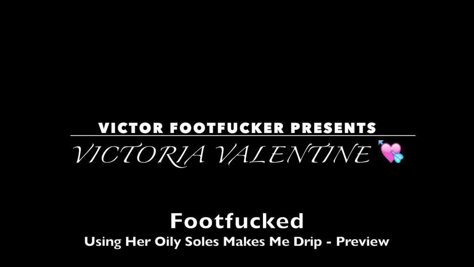 FOOTFUCKED: Using Victoria Valentine's Oily Bare Soles Makes Me Drip Precum - Cross Legged Solejob