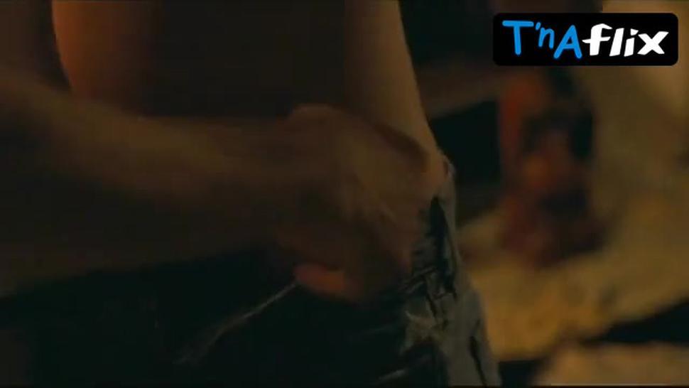 Kristen Stewart Sexy Scene  in Adventureland