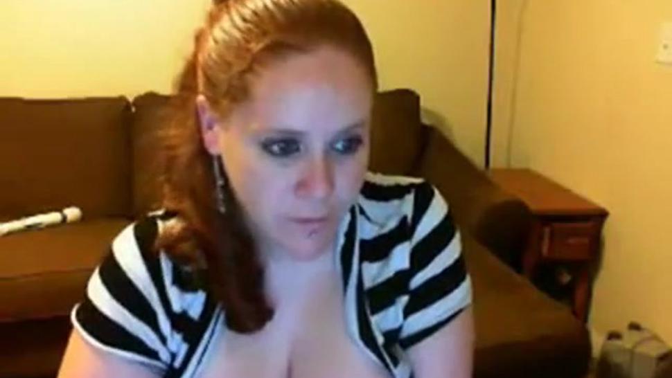 Sexy Chubby Redhead playing on cam