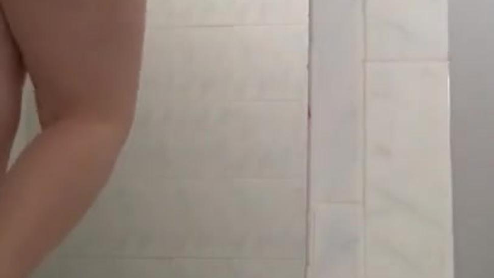 Spying on 18 year old teenage step sis in the shower