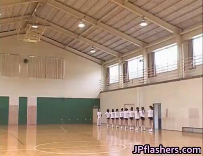 Super hot Japanese girls flashing part6 - video 1