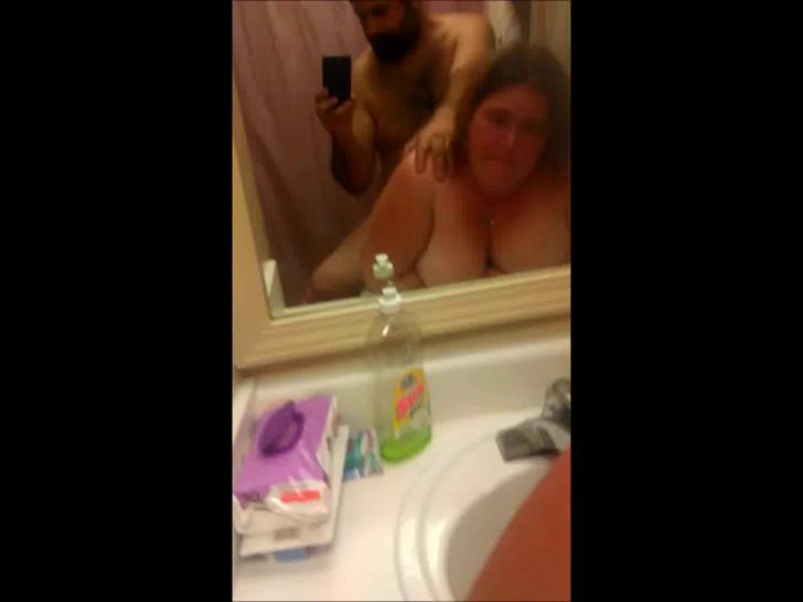 BBW having sex in the bathroom