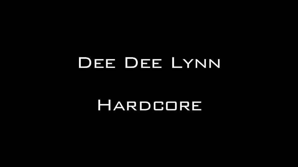 Cum On Her Sexy Feet - Dee Dee Lynn