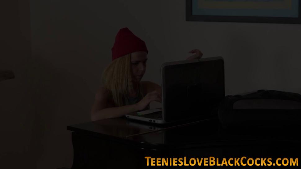 Little teenager stretched by black dick