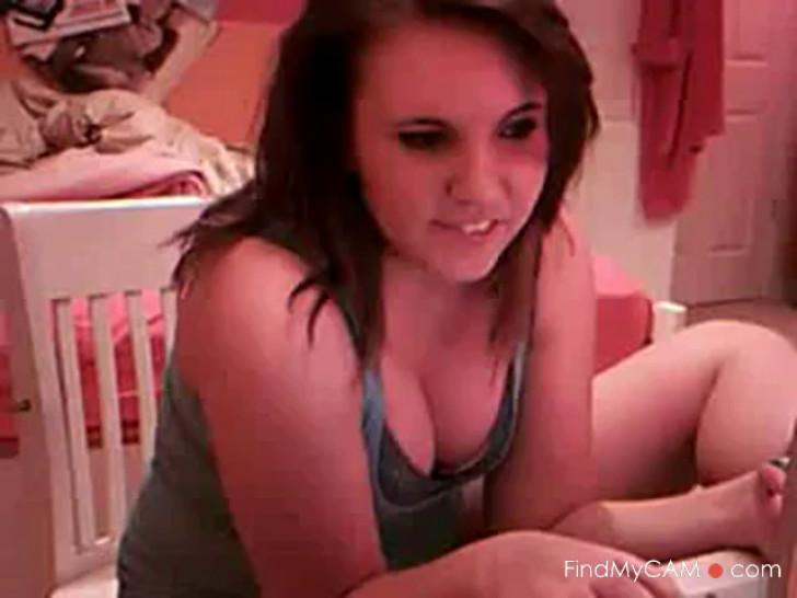beautiful chubby girl masturbating webcam - video 1
