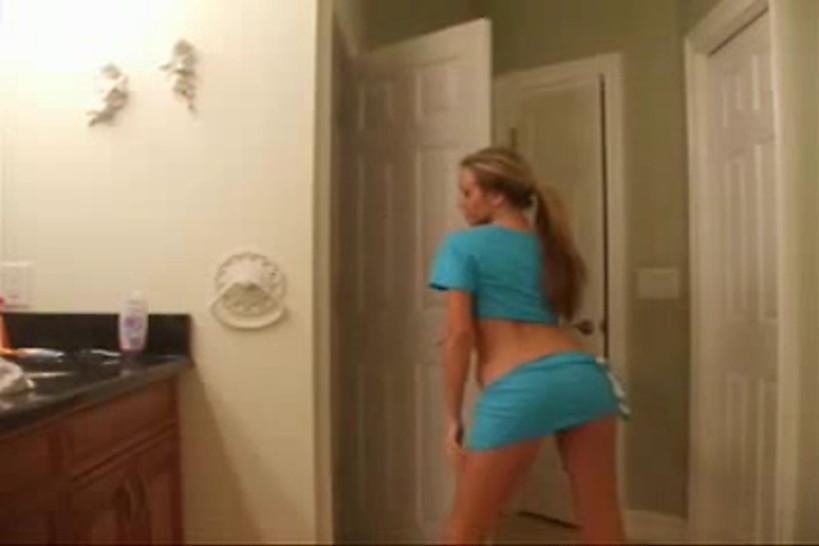 Wild 18yo Hottie Fucks A Big Cock And Gets Cumshot On Tits