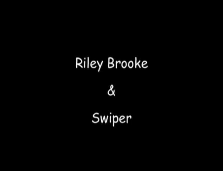 Yipporn.com - Riley Brooke and Swiper
