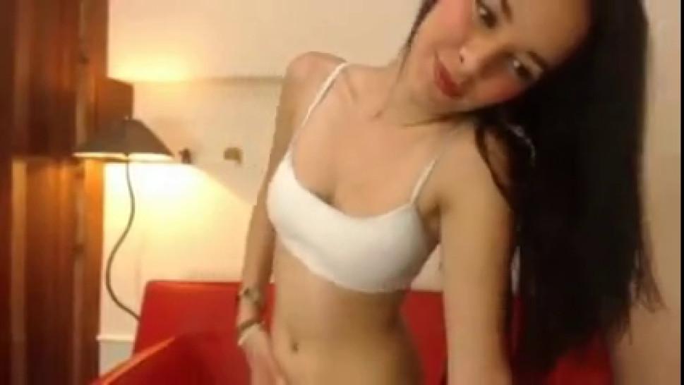 hot petite teen masturbating on webcam