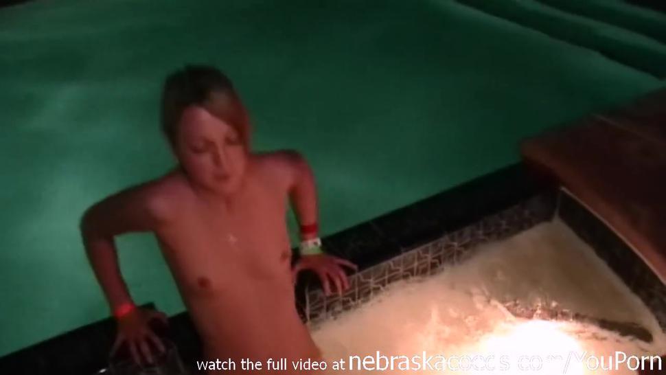 dirty real video of two girls that just met each other and try lesbian while parting in hot tub