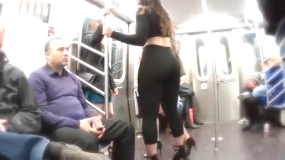 Candid Fat Ass White Girl Showing off in Leggings