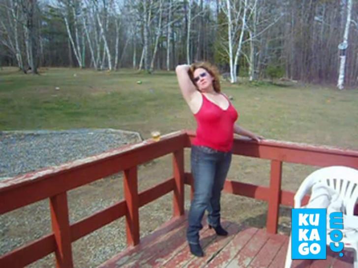 wife kattee cums outdoors - video 1