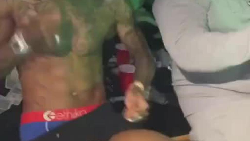 Bluefacefamous rapper girls twerking on his cock  