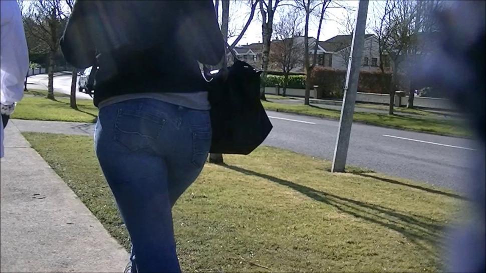 Big booty in tight jeans (candid)