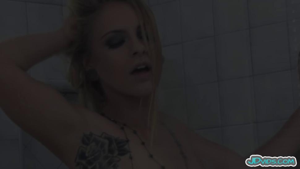 Stunning blonde teen in hardcore porno