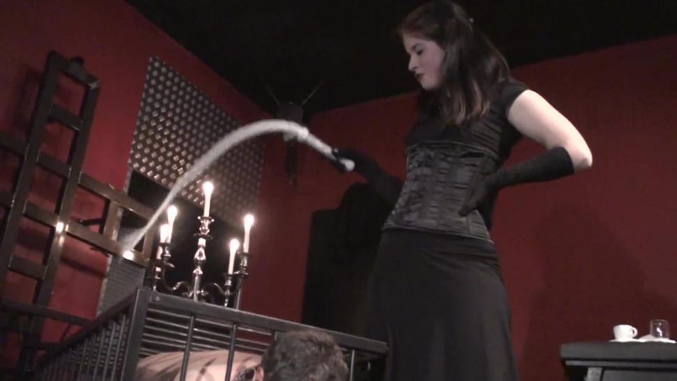 goddess gloria spank her slave in cage