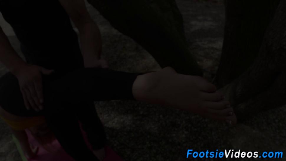 Foot Fetish Babe Gets Fucked