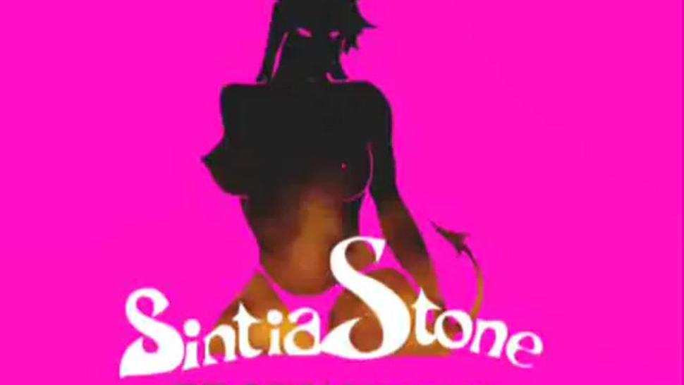 Sintia Stone - Dutch blonde flashing