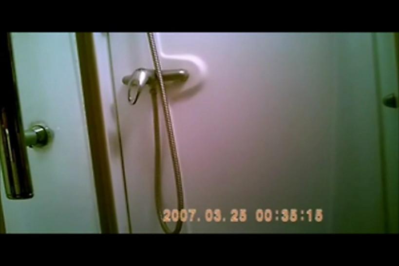 French arab girl taking a shower (Hidden cam)