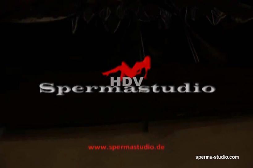 Sperma-Studio: Cum Shots + Fisting - Leonie - Part1+2