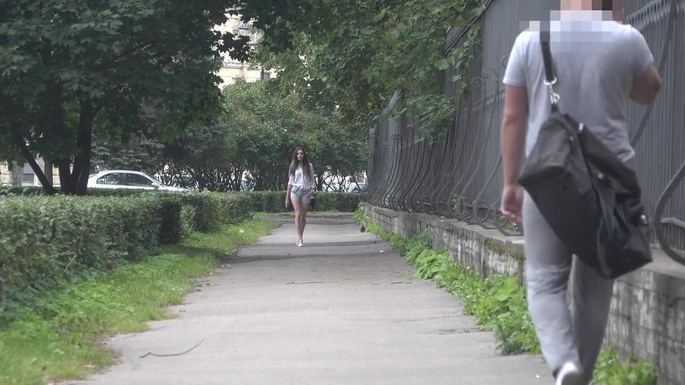 Bulge Cock Flash On Street \ Public Flashing 3 / Sexy Girl (Preview)