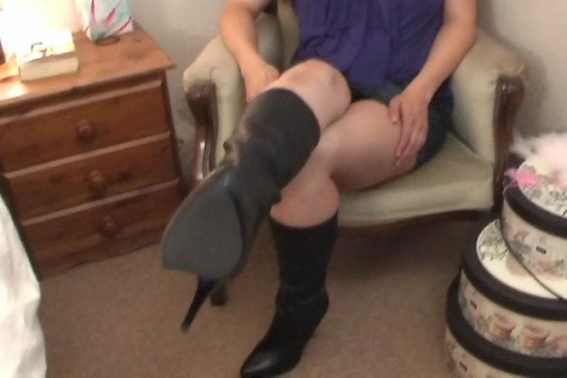 Hot bootjob and worship with cum on boots