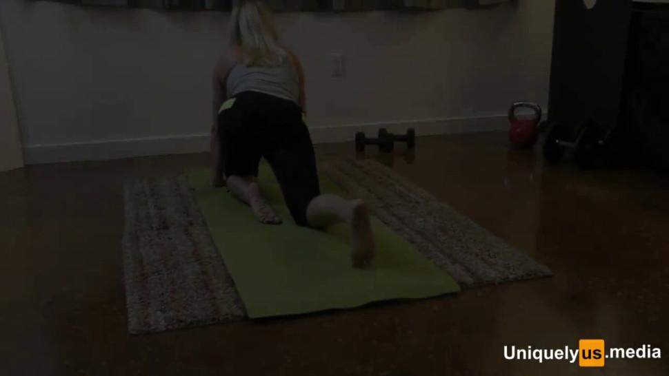 Yoga Instructor Fucks Sexy Student - Ripped Yoga Pants