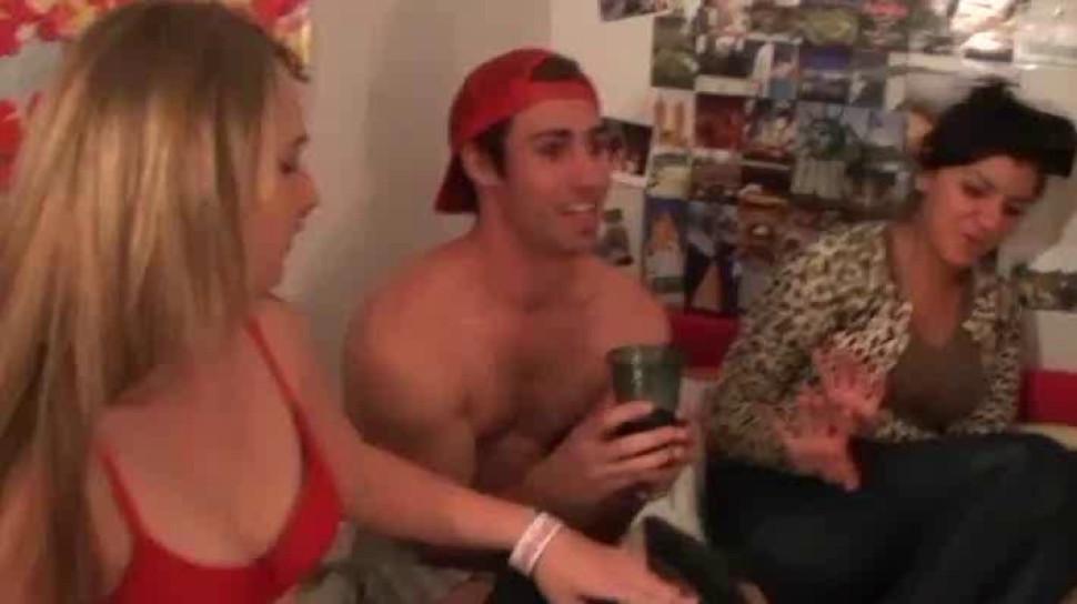 College dudes attending dorm room sex party