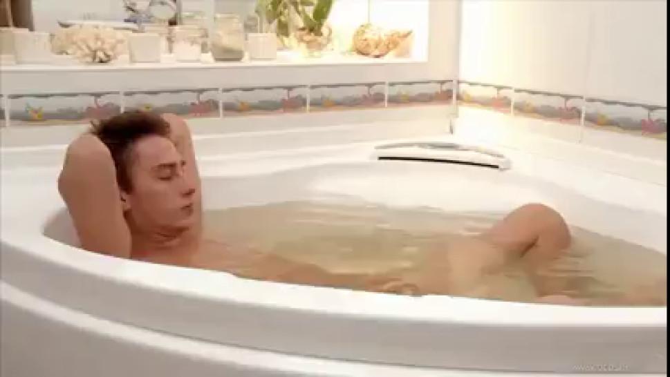 Krystal Boyd fucks some guy in the bath tub