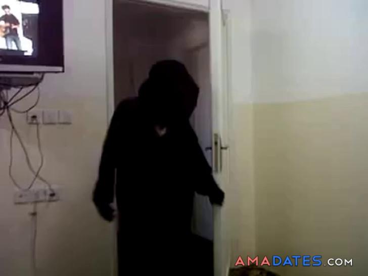 Homemade Fully Covered Arab Babe Has Anal Sex With Her Lover - video 2