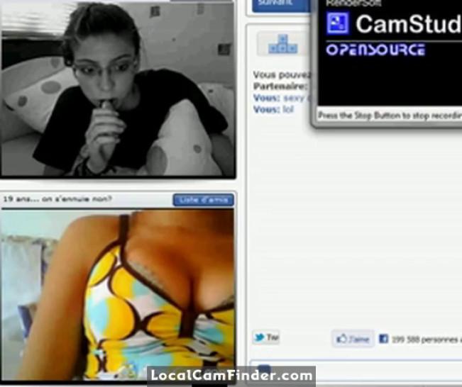 Horny french teen on chatroulette - video 1