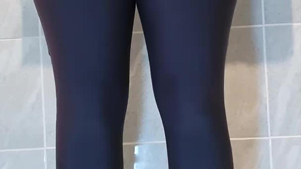 Gf Pees In Her Gym Pants In Bathroom Wetting Yoga Pants