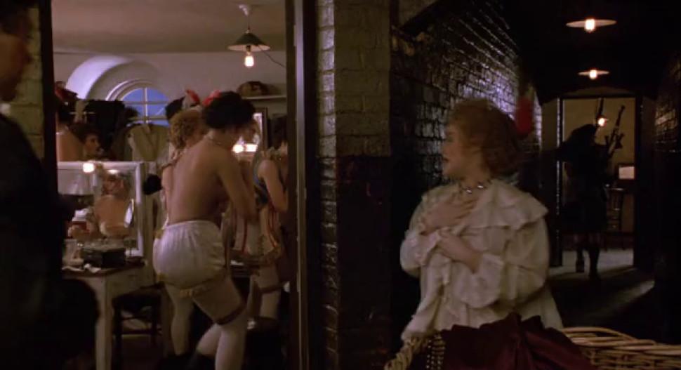 Moira Kelly nude - Diane Lane nude - Chaplin - 1992 - video 1