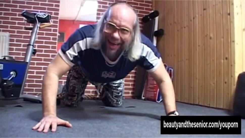 Dirty teen girl fucking an old dude in the gym