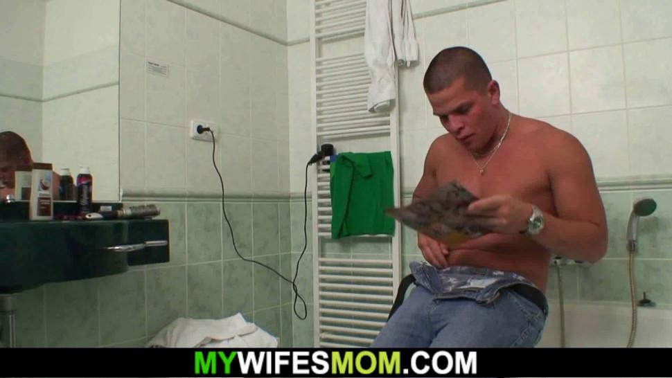 MYWIFESMOM - Cheating sex in the bathroom with busty mom